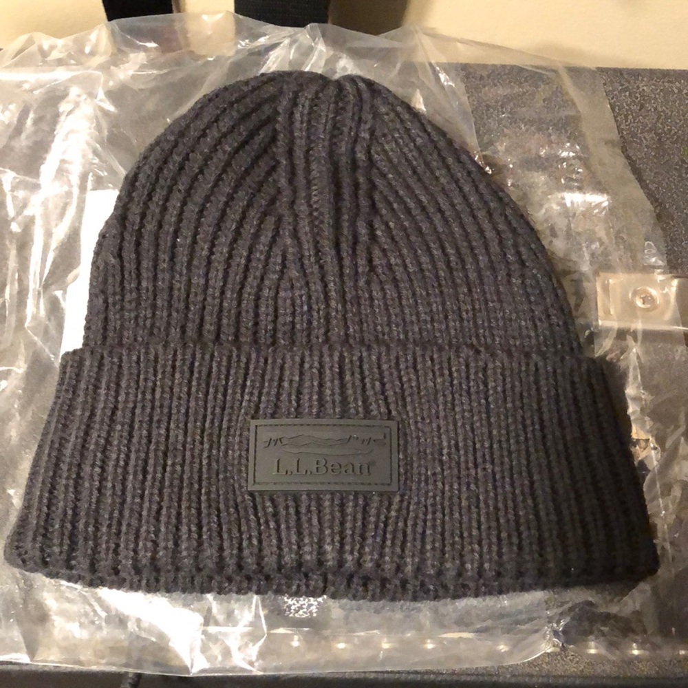 LL Beanie Wide Cuff, Black. Never been worn.